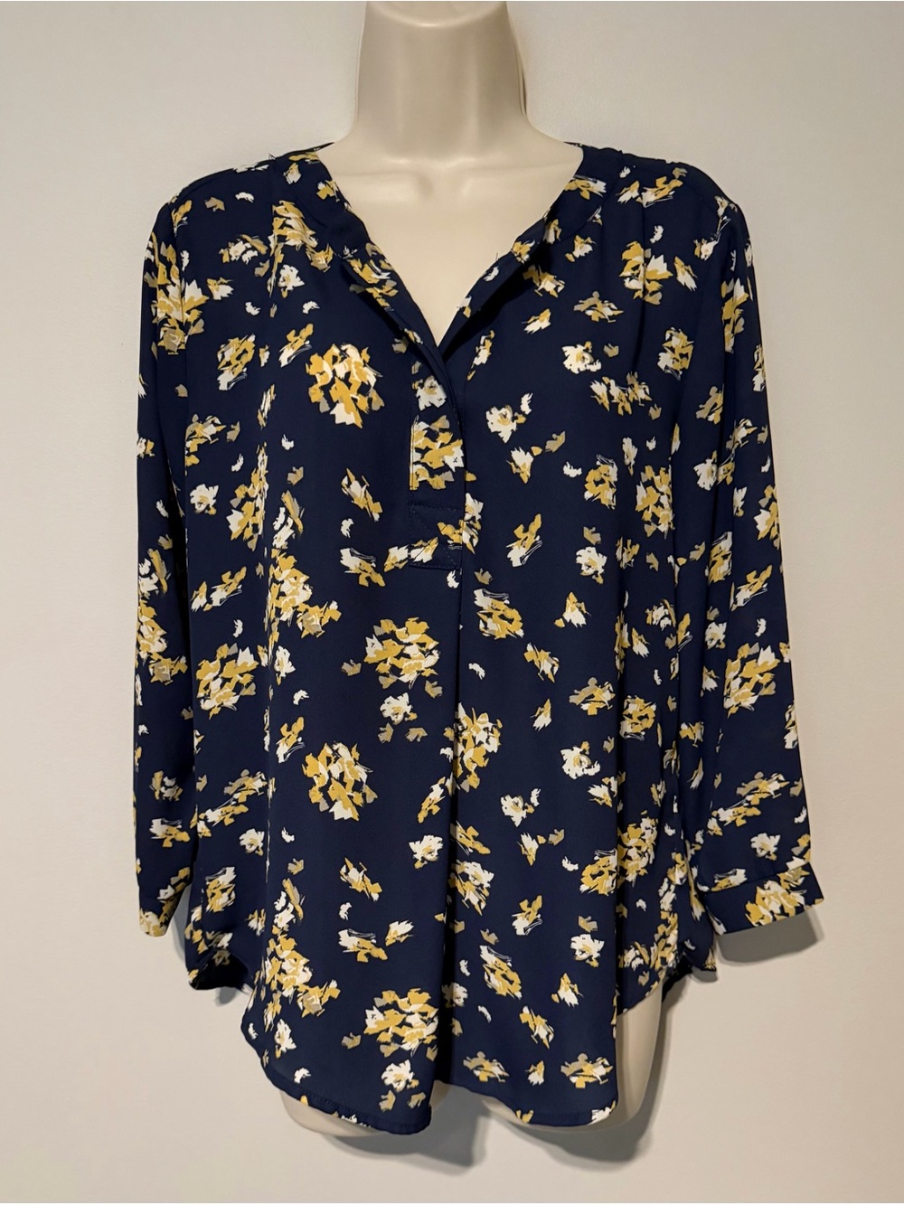 Lush Navy Floral V-Neck Blouse - Yellow & White Print